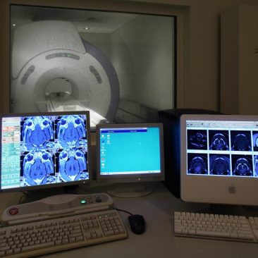 MRI GE Consule